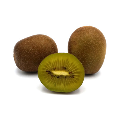 KI generiert: Drei Kiwis, zwei ganz und eine aufgeschnitten, auf weißem Hintergrund.