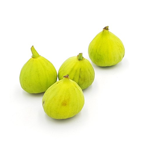 KI generiert: Vier frische, grüne Feigen vor weißem Hintergrund.